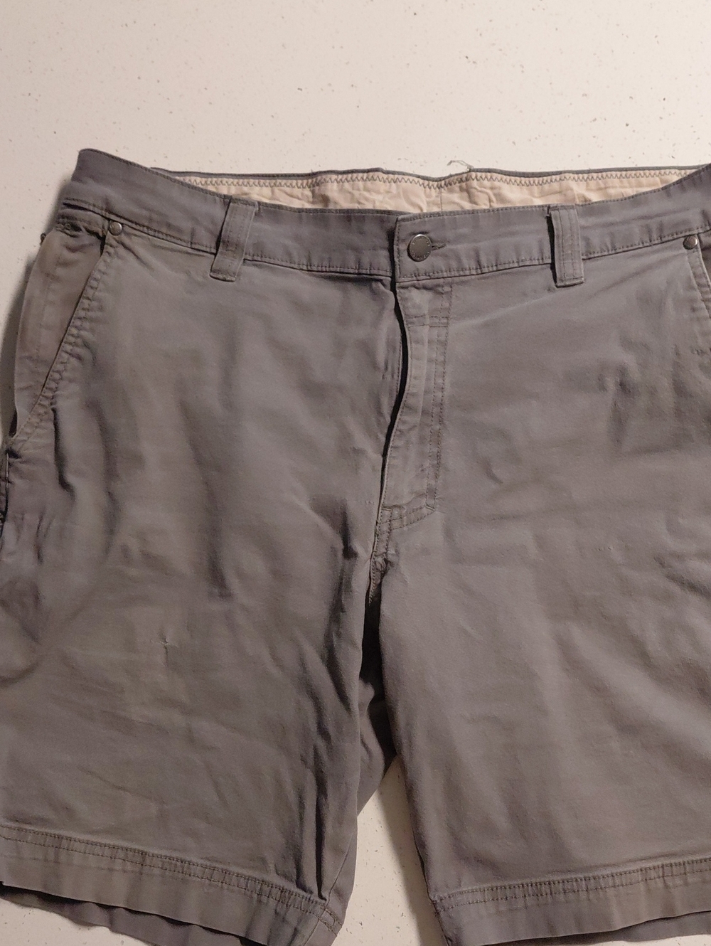 Columbia Two-Tone Gray and Beige Outdoor Shorts